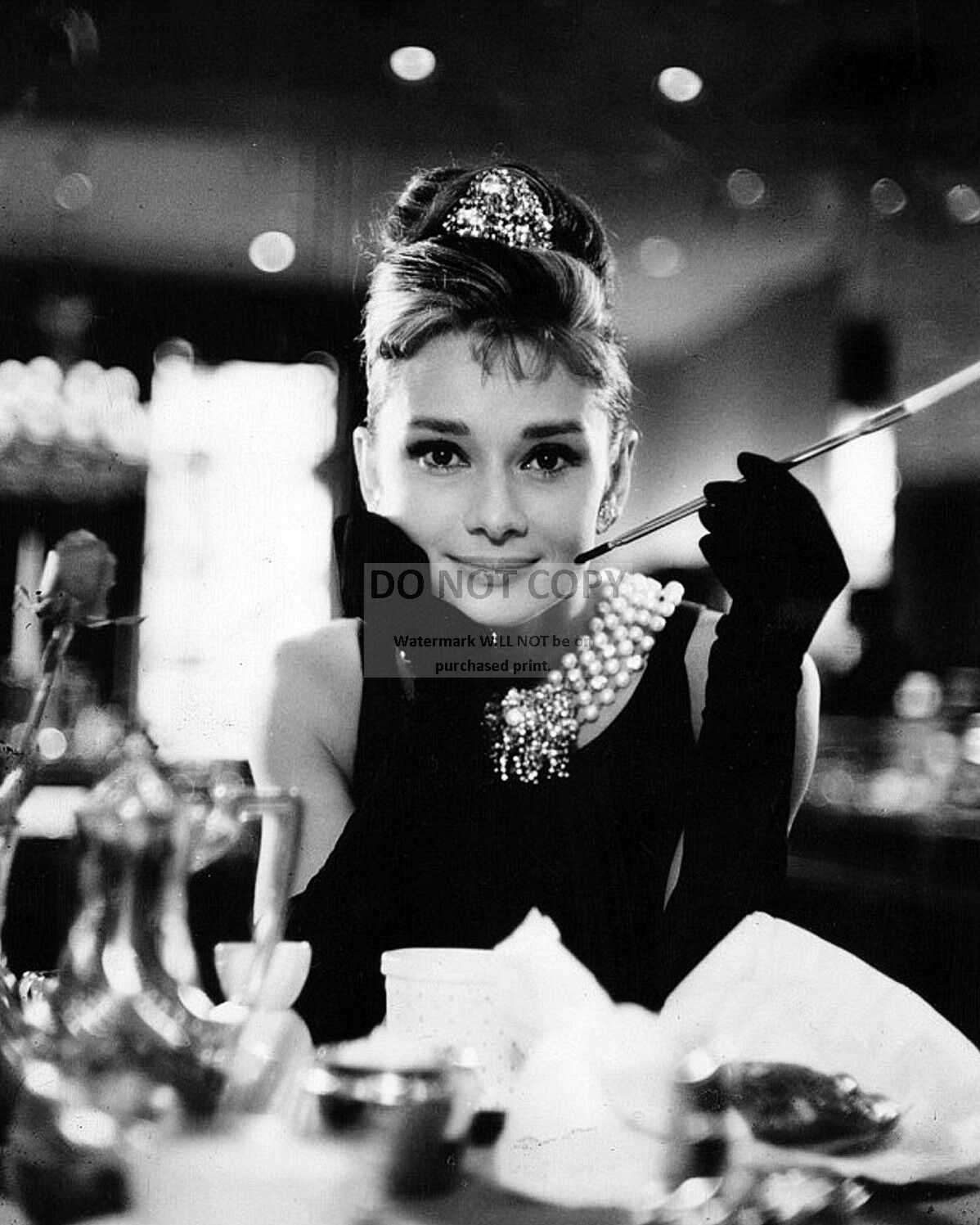 Audrey Hepburn In "breakfast At Tiffany's" - 8x10 Publicity Photo (aa-058)