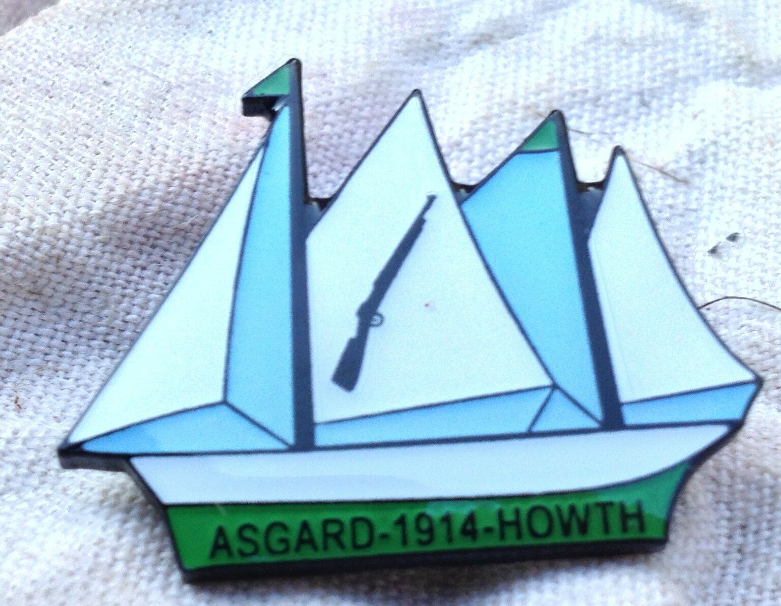 Asgard Howth Gun Running 100.th Anniversary  Badge Comm Badge