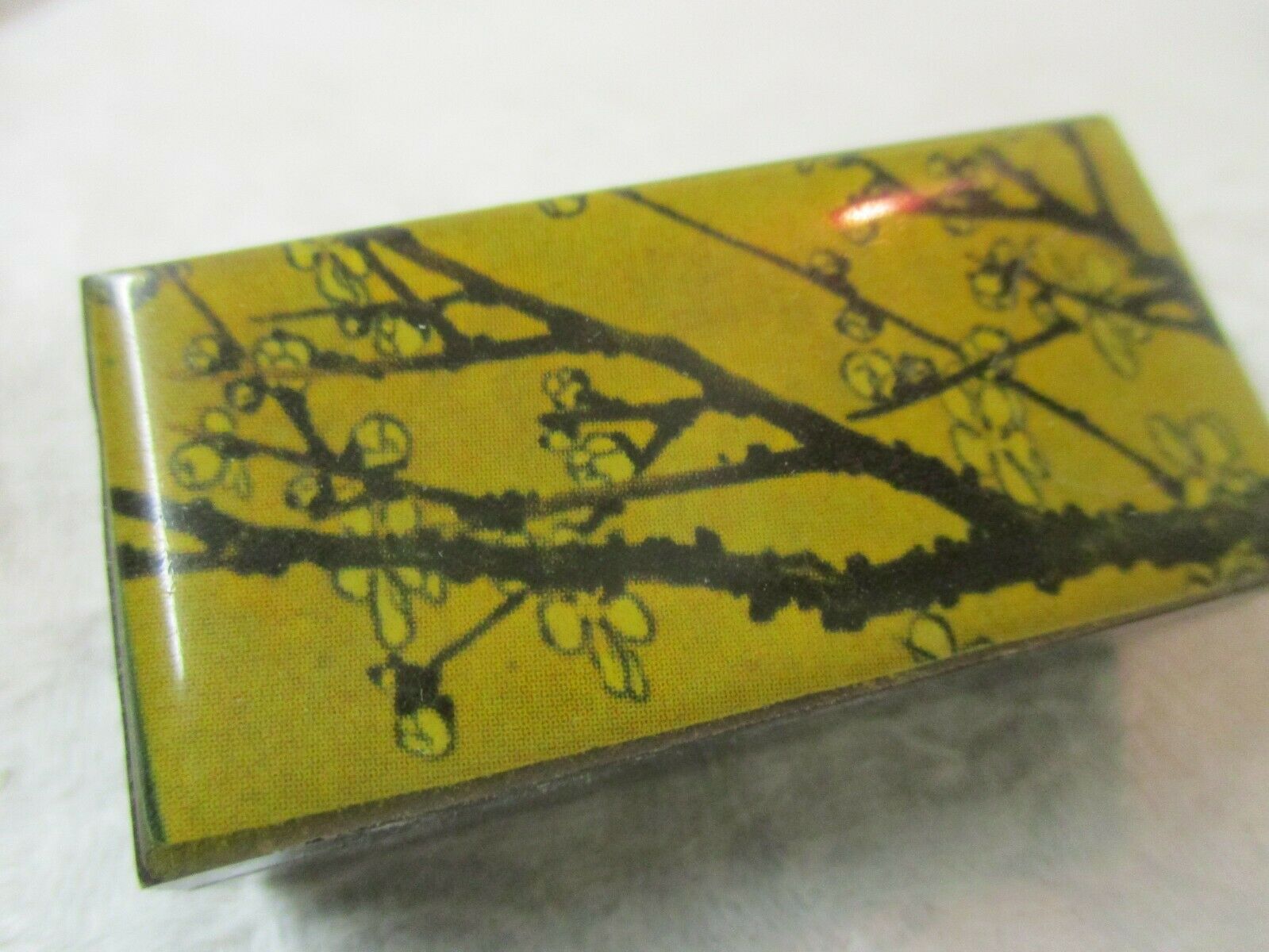 Vintage Plastic Pill Box With Applied Resin Top Willow Branches
