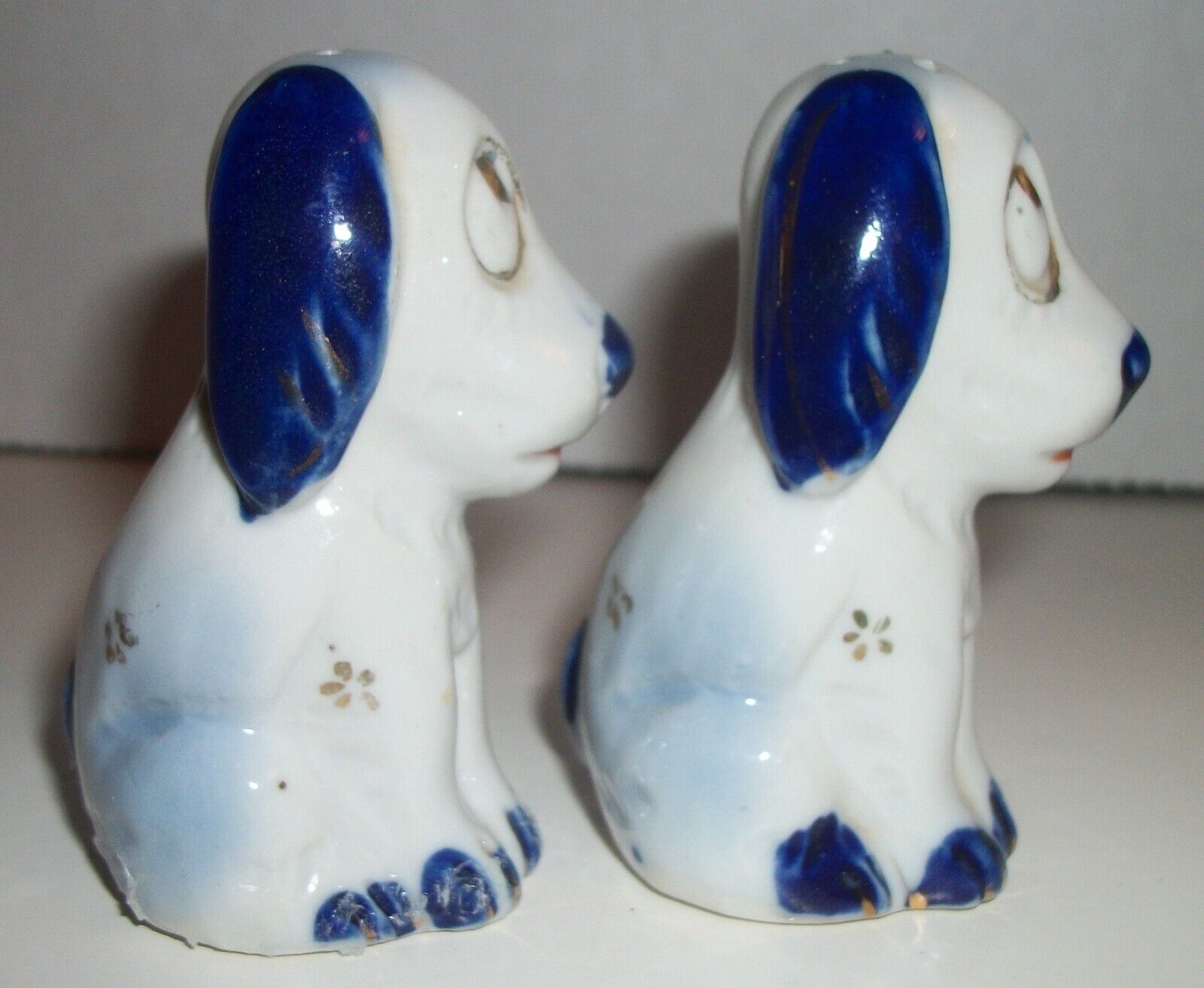 Vtg Hand Painted Hound Dog Puppy Salt & Pepper Shakers Blue & White Porcelain
